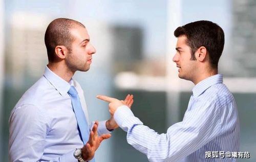 男子认出老板是同学 先结账后相认