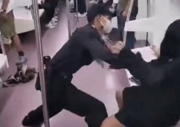 午休一觉睡到五点半，女生在公司引发的尴尬事件